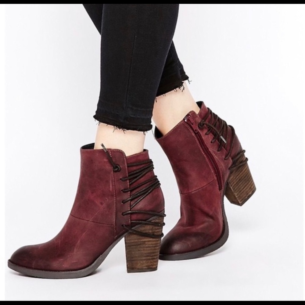 Steve Madden “Raglin” Booties In Plum Never Used - image 1